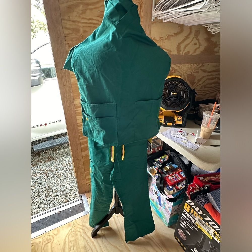 NWT Wonder Wink Scrubs